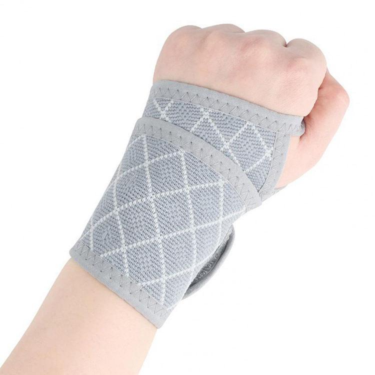 Wrist Brace Carpal Tunnel For Men And Women Fit, Lightweight Adjustable Wrist Support Brace For Tendinitis, Sprains Arthritis, Pain Relief, Compression Wrist Wrap For Sports, Workout And Daily Use MultyPros